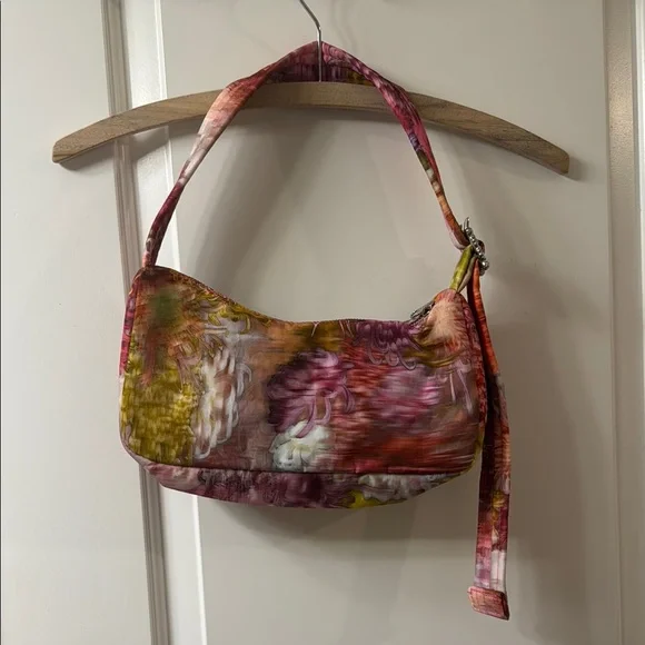 Baggu x Collina Strada Cargo Shoulder Bag in Berry Chrysanthemum - Picture 4 of 9